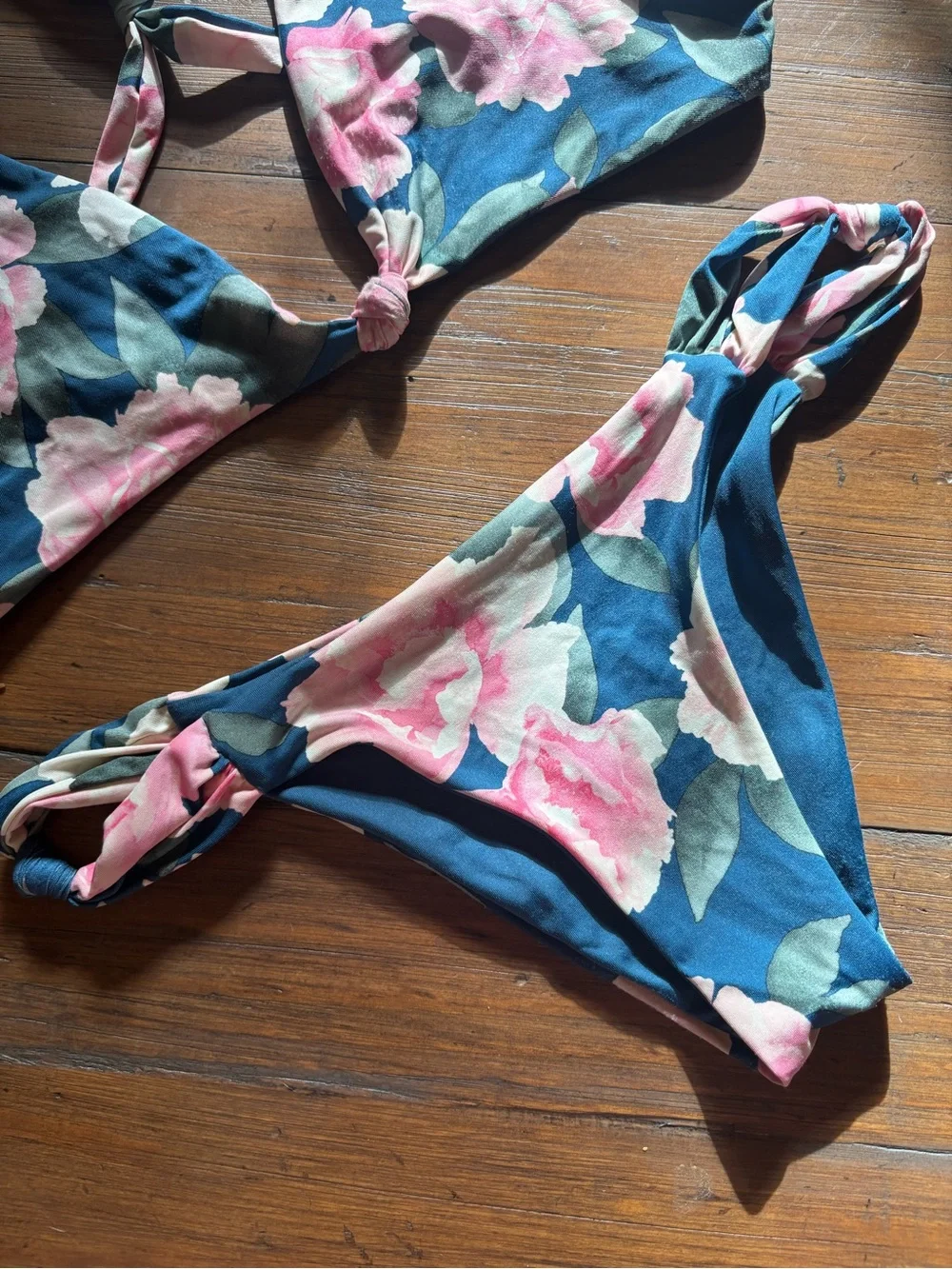 Frankie’s bikinis floral bikini set